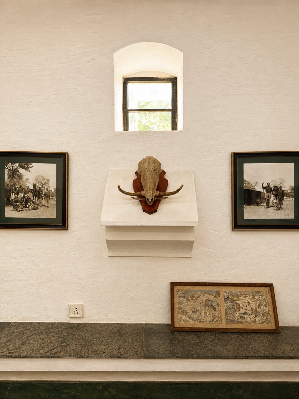 The Hog & Horse Room